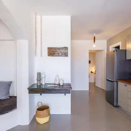 The Mykonist Merchia & בית נופש Merchia Beach