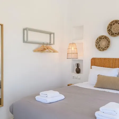 The Mykonist Merchia & בית נופש Merchia Beach