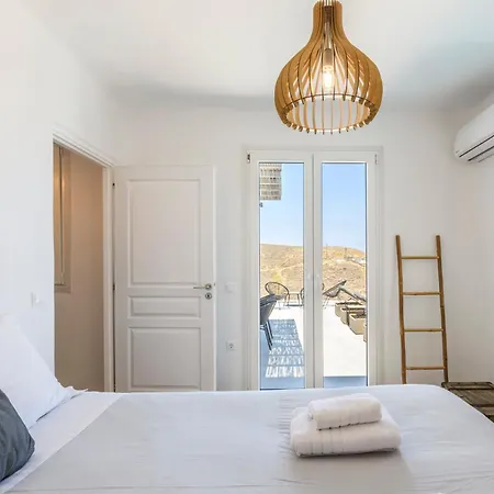 The Mykonist Merchia & *