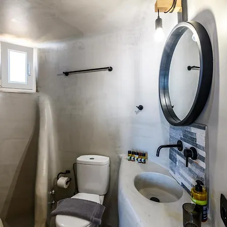 בית נופש The Mykonist Merchia & Merchia Beach