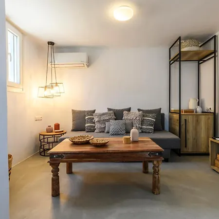 The Mykonist Merchia & *