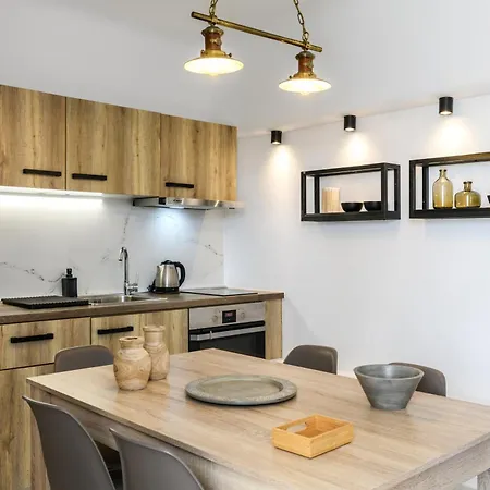 The Mykonist Merchia & בית נופש Merchia Beach