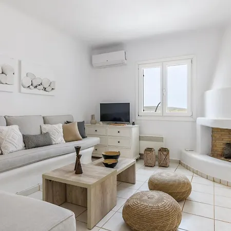 The Mykonist Merchia & בית נופש