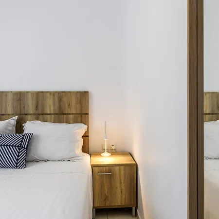 The Mykonist Merchia & בית נופש Merchia Beach